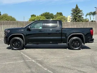 GMC Sierra 1500 2023 4x4 Elevation Cabina Crew 4 puertas 5.8 pies SB