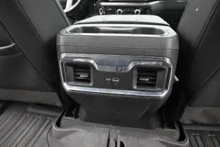 GMC Sierra 1500 2025 4x4 Elevation 4p Puerta de Tripulación 5.8 ft. CB