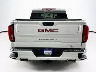 GMC Sierra 1500 2020 4x4 Denali 4p Cab Camioneta de Tripulación 5.8 ft. CB