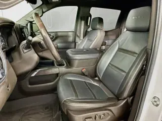 GMC Sierra 1500 2020 4x4 Denali 4p Cab Camioneta de Tripulación 5.8 ft. CB