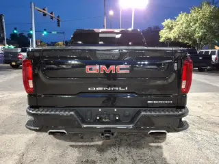 GMC Sierra 1500 2021 4x4 Denali 4puertas Crew Cab 5,8 pies SB
