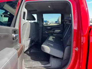 GMC Sierra 1500 2021 4x4 Elevation 4p. Cabin de tripulación 5.8 ft. CB