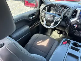 GMC Sierra 1500 2021 4x4 Elevation 4p. Cabin de tripulación 5.8 ft. CB