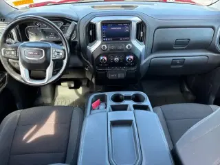 GMC Sierra 1500 2021 4x4 Elevation 4p. Cabin de tripulación 5.8 ft. CB