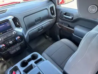 GMC Sierra 1500 2021 4x4 Elevation 4p. Cabin de tripulación 5.8 ft. CB