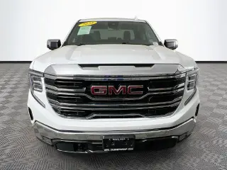 GMC Sierra 1500 2025 4x2 SLT 4p Puerta de Cabina de Tripulació́n 5.8 ft. CB