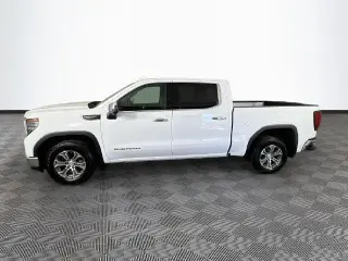 GMC Sierra 1500 2025 4x2 SLT 4p Puerta de Cabina de Tripulació́n 5.8 ft. CB