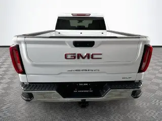 GMC Sierra 1500 2025 4x2 SLT 4p Puerta de Cabina de Tripulació́n 5.8 ft. CB