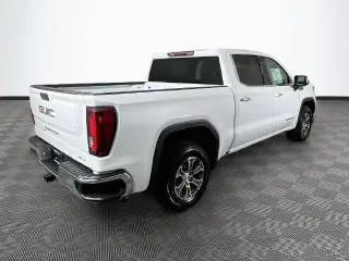 GMC Sierra 1500 2025 4x2 SLT 4p Puerta de Cabina de Tripulació́n 5.8 ft. CB