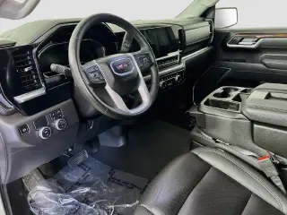 GMC Sierra 1500 2025 4x2 SLT 4p Puerta de Cabina de Tripulació́n 5.8 ft. CB