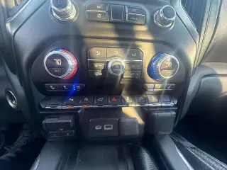 GMC Sierra 1500 2019 4x4 AT4 4dr Cabina de Tripulación 5.8 ft. CB