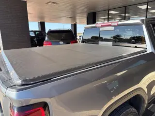 GMC Sierra 1500 2020 4x2 Denali 4p. Cabina de Tripulacion de 5 Puertas 5.8 ft. SB