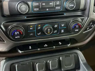 Chevrolet Silverado 1500 2017 4x4 LTZ 4p. Cabina de Tripulação Estándar 5.8 ft. SB