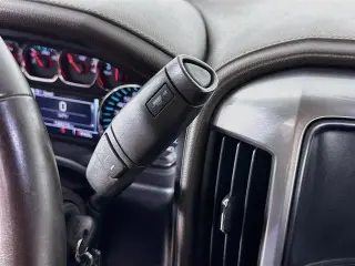 Chevrolet Silverado 1500 2017 4x4 LTZ 4p. Cabina de Tripulação Estándar 5.8 ft. SB