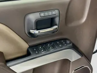 Chevrolet Silverado 1500 2017 4x4 LTZ 4p. Cabina de Tripulação Estándar 5.8 ft. SB