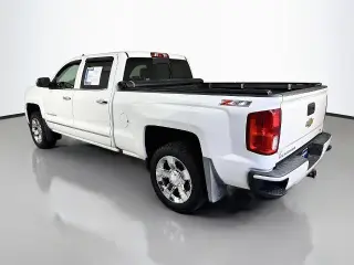 Chevrolet Silverado 1500 2017 4x4 LTZ 4p. Cabina de Tripulação Estándar 5.8 ft. SB
