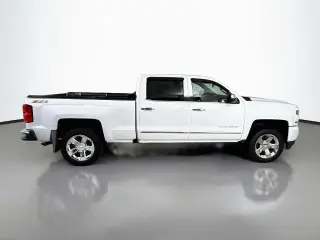 Chevrolet Silverado 1500 2017 4x4 LTZ 4p. Cabina de Tripulação Estándar 5.8 ft. SB
