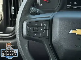 Chevrolet Silverado 1500 2024 4x2 Custom Cabina Doble 4 pnas. Cama Corta de 5.8 pies