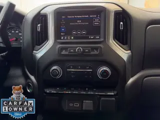 Chevrolet Silverado 1500 2024 4x2 Custom Cabina Doble 4 pnas. Cama Corta de 5.8 pies