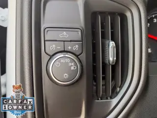 Chevrolet Silverado 1500 2024 4x2 Custom Cabina Doble 4 pnas. Cama Corta de 5.8 pies