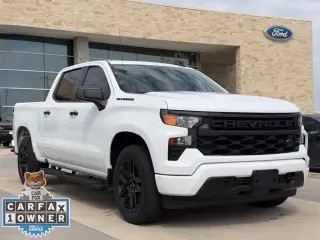 Chevrolet Silverado 1500 2024 4x2 Custom Cabina Doble 4 pnas. Cama Corta de 5.8 pies