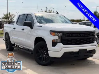 Chevrolet Silverado 1500 2024 4x2 Custom Cabina Doble 4 pnas. Cama Corta de 5.8 pies