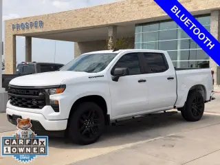 Chevrolet Silverado 1500 2024 4x2 Custom Cabina Doble 4 pnas. Cama Corta de 5.8 pies