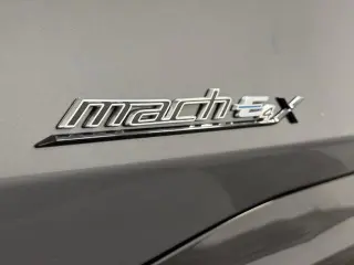Ford Mustang Mach-E 2023 AWD Premium SUV de 4 puertas