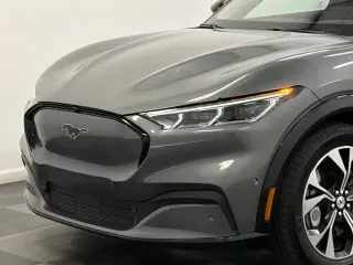 Ford Mustang Mach-E 2023 AWD Premium SUV de 4 puertas