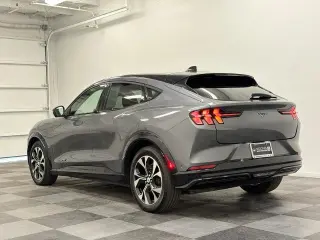 Ford Mustang Mach-E 2023 AWD Premium SUV de 4 puertas