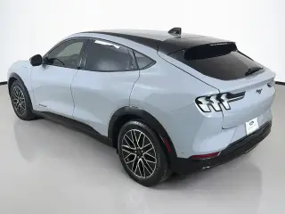 Ford Mustang Mach-E 2024 AWD Premium SUV de 4 puertas