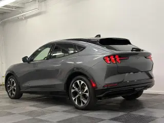 Ford Mustang Mach-E 2023 AWD Premium SUV de 4 puertas
