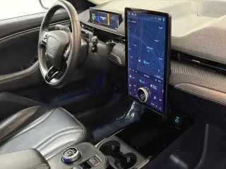 Ford Mustang Mach-E 2023 AWD Premium SUV de 4 puertas