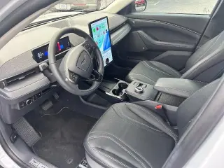 Ford Mustang Mach-E 2023 AWD Premium SUV de 4 puertas