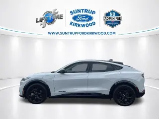 Ford Mustang Mach-E 2023 AWD Premium SUV de 4 puertas