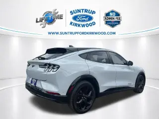 Ford Mustang Mach-E 2023 AWD Premium SUV de 4 puertas