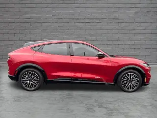 Ford Mustang Mach-E 2024 AWD Premium SUV de 4 puertas