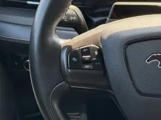 Ford Mustang Mach-E 2023 Premium SUV 4 puertas