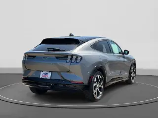 Ford Mustang Mach-E 2023 Premium SUV 4 puertas