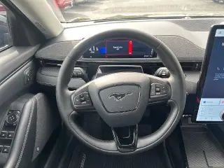 SUV de 4 puertas Ford Mustang Mach-E 2023 Premium