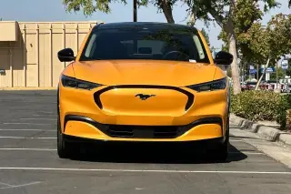 Ford Mustang Mach-E 2023 Premium SUV de 4 puertas