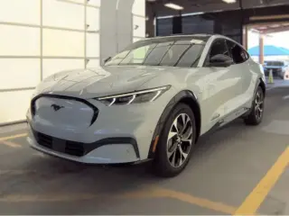 Ford Mustang Mach-E 2023 Premium SUV de 4 puertas
