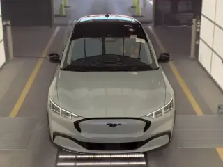 Ford Mustang Mach-E 2023 Premium SUV de 4 puertas