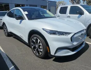 Ford Mustang Mach-E 2023 Premium SUV de 4 puertas