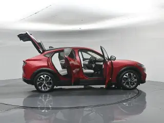 Ford Mustang Mach-E 2023 Premium SUV de 4 puertas