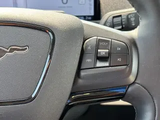 Ford Mustang Mach-E 2023 Premium 4dr SUV