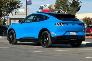 Ford Mustang Mach-E 2023 Premium 4dr SUV