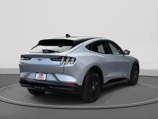 Ford Mustang Mach-E 2022 California Route 1 SUV de 4 puertas