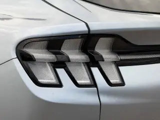 Ford Mustang Mach-E 2022 California Route 1 SUV de 4 puertas