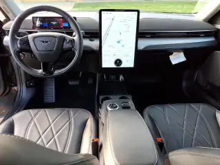 Ford Mustang Mach-E 2023 Select 4p SUV